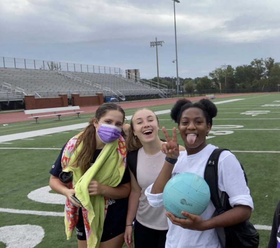 Junior+Kiera+Davenport+finishes+a+conditioning+session+with+the+volleyball+team+on+the+field+as+a+safety+precaution+on+September+24.+Working+out+together+is+a+way+of+keeping+everyone+in+shape+and+active+so+they+can+jump+right+into+the+season.+