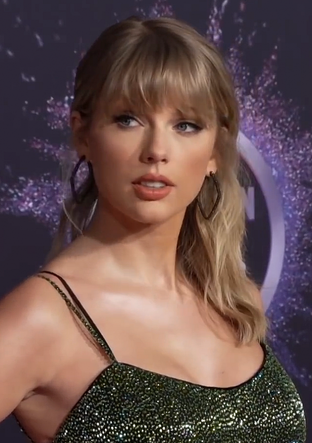 Taylor Swift performed at the 2019 American Music Awards where she won six awards.