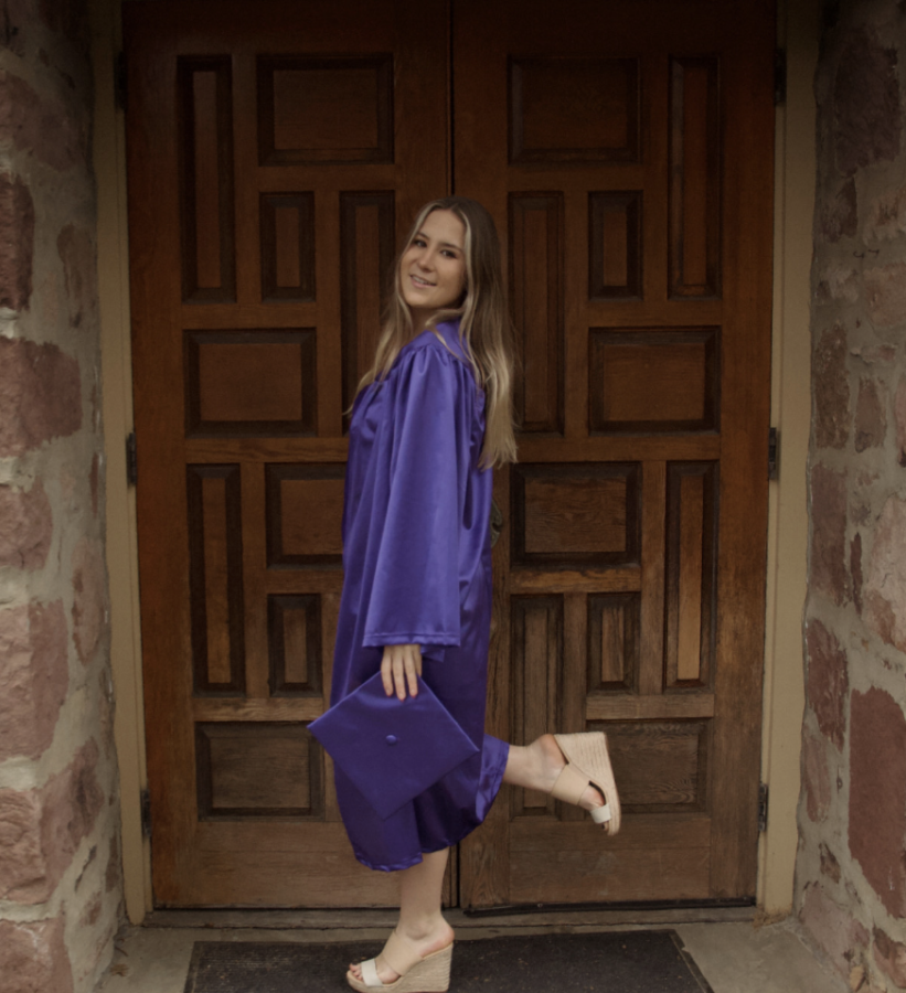 Senior+Lily+Agan+takes+her+graduation+pictures+at+Ellanor+C.+Lawrence+Park+on+April+29.