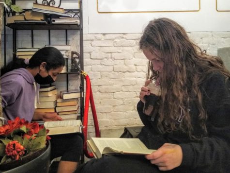 On May 6th, Freshman Mathangi Ramakrishnan and Alexandra Smith read for leisure at Chateau while drinking a Chocolate Grande Frappuccino.