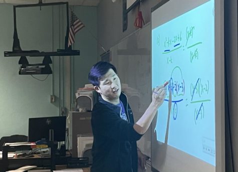 Math teacher Kyle Nam teaches limits during his fifth period AP Calculus AB class. Though teaching originally wasn’t in his plans, Nam is now pursuing his dream career at Chantilly. 