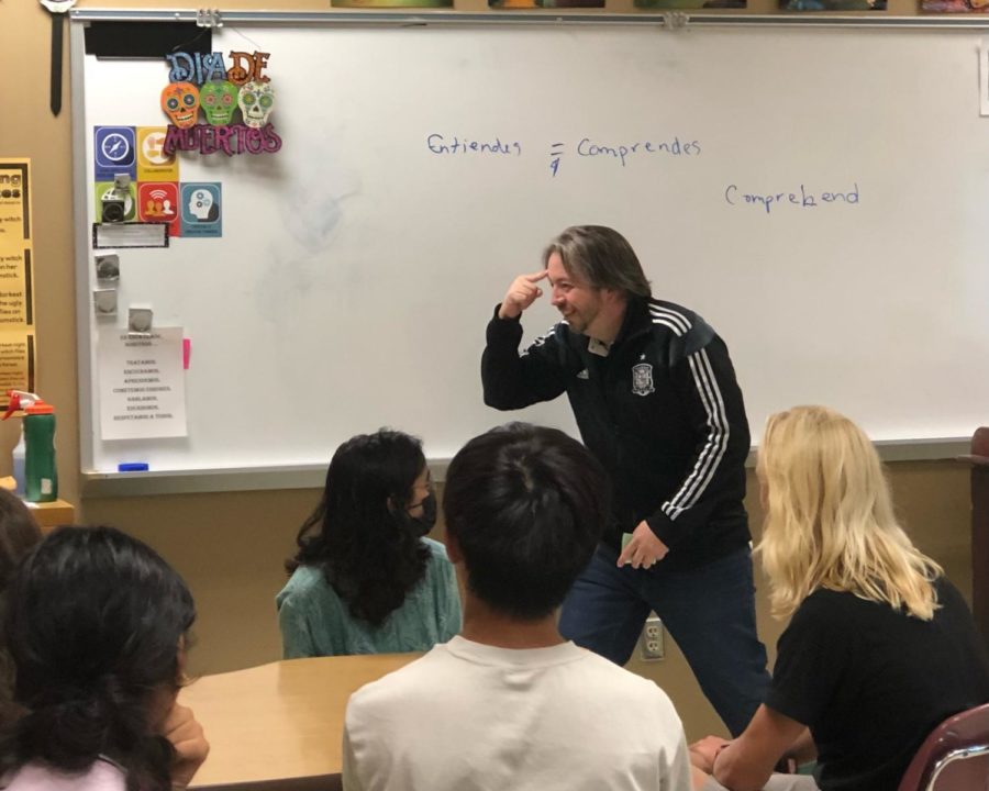 Spanish teacher Todd Whitesell’s self-described “dynamic” teaching style utilizes a relaxed atmosphere and relevant anecdotes in class with his Spanish 1 students. 
