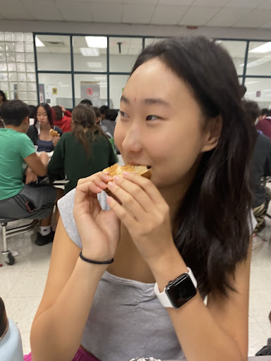 Vegetarians, like freshman Claire Youk,  often have to resort to making their own vegetarian-friendly meals since many restaurants and establishments do not offer enough healthy, vegetarian options.